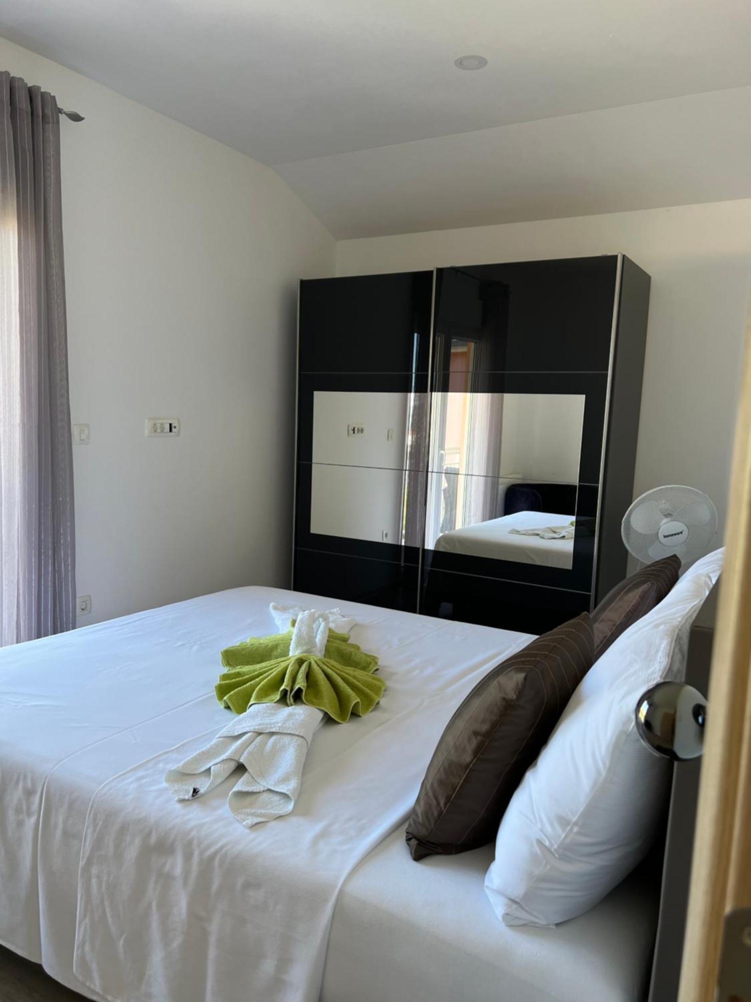 Apartment Marija 2 Near Split Каштела Экстерьер фото
